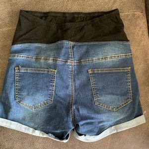 Maternity shorts